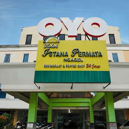 Готель Istana Permata Ngagel Сурабая Екстер'єр фото